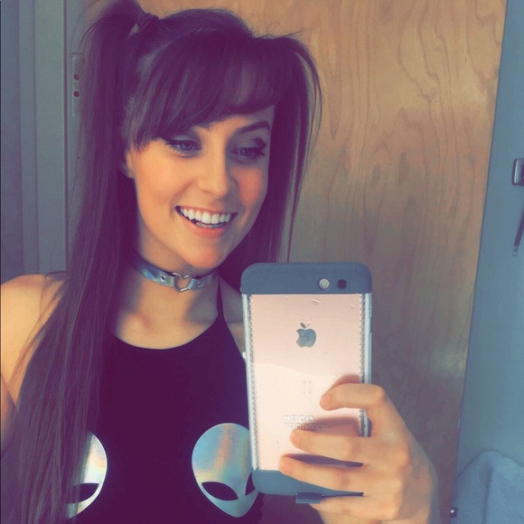 Meet your Posher, Bianca - Picture 1 of 1